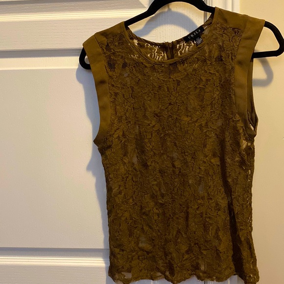 🎂2/$10 Lace See-Through Sleeveless Top - Picture 1 of 3